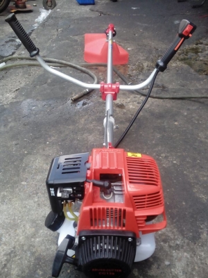 ขายเครื่องตัดหญ้า 4 จังหวะล๊อตใหม่ ใช้งานทนทาน มีอะไหล่ทุกชิ้น ราคาส่ง