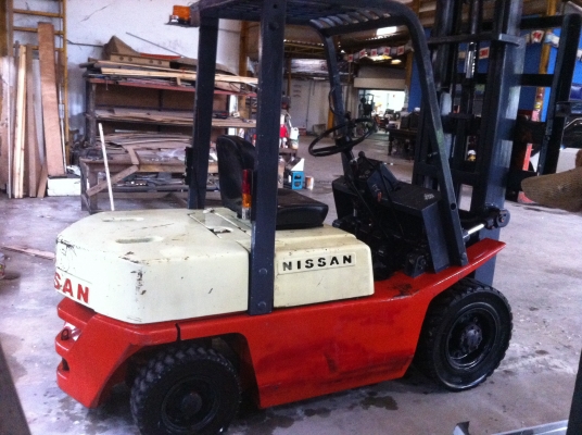 โฟล์คลิฟ NISSAN 2.5 ตัน โฟล์คลิฟ NISSAN 2.5 ตัน