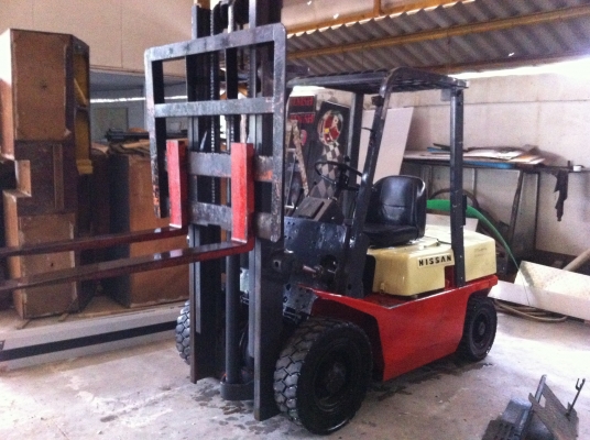 โฟล์คลิฟ NISSAN 2.5 ตัน โฟล์คลิฟ NISSAN 2.5 ตัน