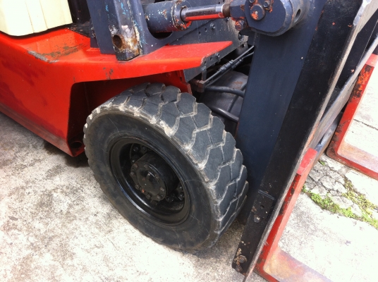 โฟล์คลิฟ NISSAN 2.5 ตัน โฟล์คลิฟ NISSAN 2.5 ตัน