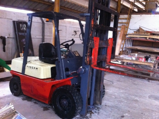 โฟล์คลิฟ NISSAN 2.5 ตัน โฟล์คลิฟ NISSAN 2.5 ตัน