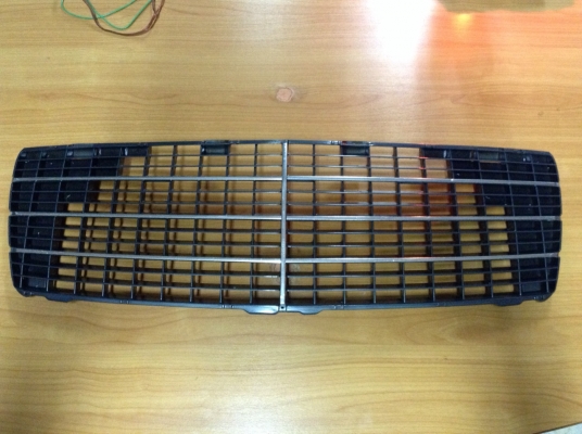 ขายกระจังหน้ารถเบนซ์ 500SEL รุ่น W140 ปี 1992 แท้ศูนย์
