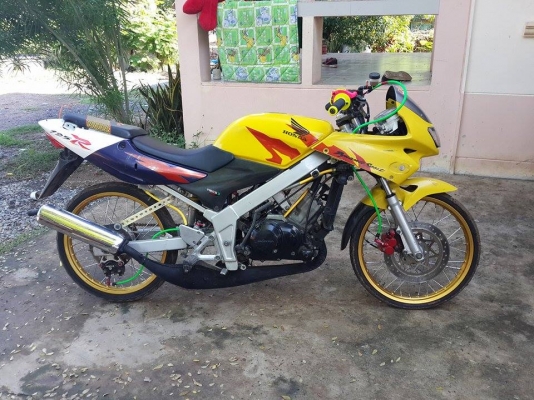 ขาย Honda Ls 125 ทะเบียนพร้อมโอน ราคา 13,000 บาท รถอยู่สิงห์บุรี สนใจติดต่อ 086-8009195