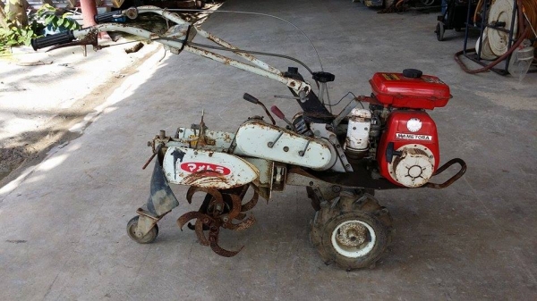 รถไถเดินตาม MAMETORA ขนาด 4 แรง เก่าญี่ปุ่น เครื่องยนต์ติดง่าย สภาพดีพร้อมใช้งาน สามารถปรับแฮนด์ได้ เหมาะสำหรับผู้ใช้ที่ต้องการเปลี่ยนไถแบบข้างหน้า และข้างหลัง รถไถเดินตาม MAMETORA ขนาด 4 แรง เก่าญี่ปุ่น เครื่องยนต์ติดง่าย สภาพดีพร้อมใช้งาน สามารถปรับแฮนด์ได้ เหมาะสำหรับผู้ใช้ที่ต้องการเปลี่ยนไถแบบข้างหน้า และข้างหลัง