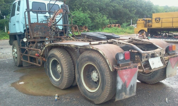 (มี3ชุด)10ล้อหัวลาก240นางฟ้า+พร้อมหางเซมิดั้มของสามมิตร..หัวหางปี*2538 รถห้างแท้ สภาพดีใช้ได้..เล่มพร้อม