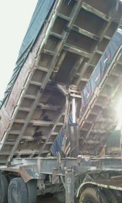 (มี3ชุด)10ล้อหัวลาก240นางฟ้า+พร้อมหางเซมิดั้มของสามมิตร..หัวหางปี*2538 รถห้างแท้ สภาพดีใช้ได้..เล่มพร้อม