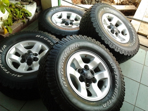 ล้อ Tiger + BF All 31/10.5/15 ปี09 พร้อมใช้งาน 1ชุด