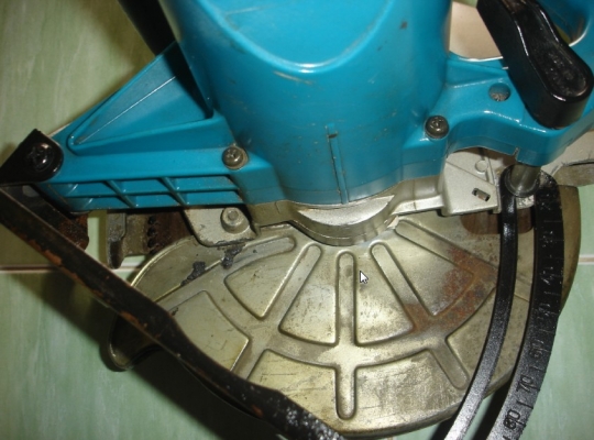 ขายเลื่อยวงเดือน 9 นิ้ว makita รุ่น N5900B (2,000w)