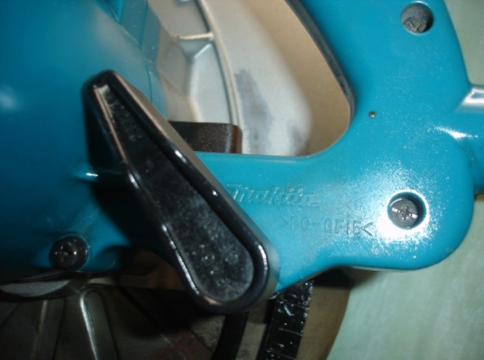 ขายเลื่อยวงเดือน 9 นิ้ว makita รุ่น N5900B (2,000w)