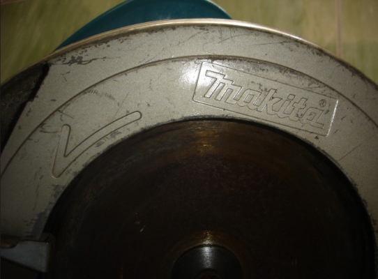 ขายเลื่อยวงเดือน 9 นิ้ว makita รุ่น N5900B (2,000w)