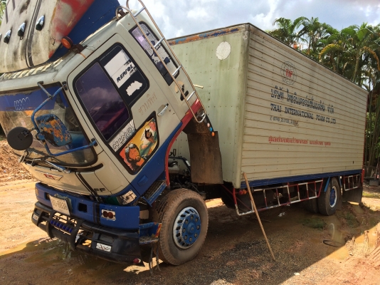 6ล้อตู้แห้ง195แรงFF3HPLA...ช่วงล้อยาว5ม.ตู้มีเนียมสวยยาว7.20ม. รถสวย ห้างแท้ เดิมๆ รถบรรทุกเฟอร์นิเจอ..ที่นอน