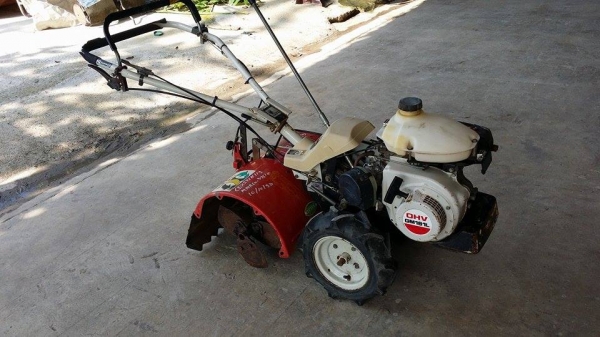 รถพรวนดินเดินตาม MITSUBISHI ขนาด 3.5 แรง เก่าญี่ปุ่น พร้อมชุดพรวนดิน สภาพดี รถพร้อมทำงาน เครื่องยนต์ติดง่าย รถพรวนดินเดินตาม MITSUBISHI ขนาด 3.5 แรง เก่าญี่ปุ่น พร้อมชุดพรวนดิน สภาพดี รถพร้อมทำงาน เครื่องยนต์ติดง่าย