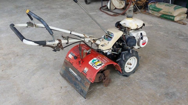 รถพรวนดินเดินตาม MITSUBISHI  ขนาด 3.5 แรง เก่าญี่ปุ่น พร้อมชุดพรวนดิน สภาพดี รถพร้อมทำงาน เครื่องยนต์ติดง่าย