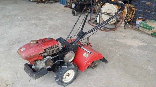 รถพรวนดินเดินตาม MITSUBISHI ขนาด 3.5 แรง เก่าญี่ปุ่น พร้อมชุดพรวนดิน สภาพดี รถพร้อมทำงาน เครื่องยนต์ติดง่าย รถพรวนดินเดินตาม MITSUBISHI ขนาด 3.5 แรง เก่าญี่ปุ่น พร้อมชุดพรวนดิน สภาพดี รถพร้อมทำงาน เครื่องยนต์ติดง่าย