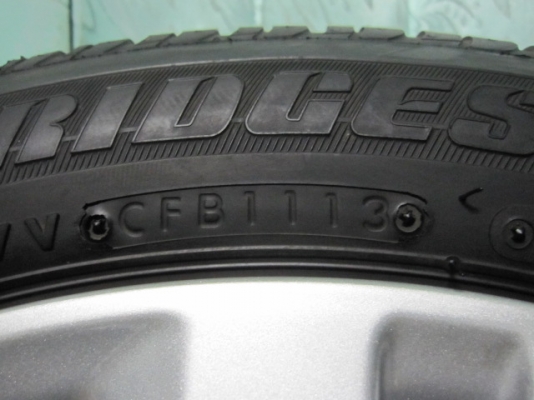 ขายล้อแม็กพร้อมยางป้ายแดง Jazz ขอบ 16 ตุ่มหน้ายางยังมี สภาพใหม่ๆ