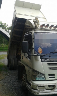 ISUZU NPR  ลดราคาด่วนๆ เหลือ 690,000 บาทค่ะ