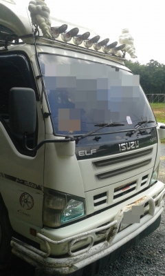 ISUZU NPR  ลดราคาด่วนๆ เหลือ 690,000 บาทค่ะ