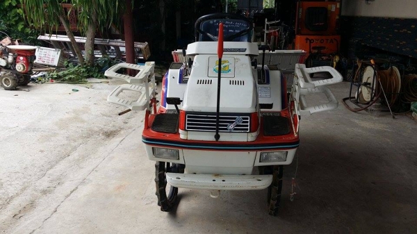 รถปลูกข้าวนั่งขับ KUBOTA เก่าญี่ปุ่น ดำนา 4 แถว สภาพสวย เครื่องยนต์ติดง่าย สภาพพร้อมใช้งาน รถปลูกข้าวนั่งขับ KUBOTA เก่าญี่ปุ่น ดำนา 4 แถว สภาพสวย เครื่องยนต์ติดง่าย สภาพพร้อมใช้งาน