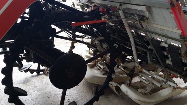 รถปลูกข้าวนั่งขับ KUBOTA เก่าญี่ปุ่น ดำนา 4 แถว สภาพสวย เครื่องยนต์ติดง่าย สภาพพร้อมใช้งาน รถปลูกข้าวนั่งขับ KUBOTA เก่าญี่ปุ่น ดำนา 4 แถว สภาพสวย เครื่องยนต์ติดง่าย สภาพพร้อมใช้งาน