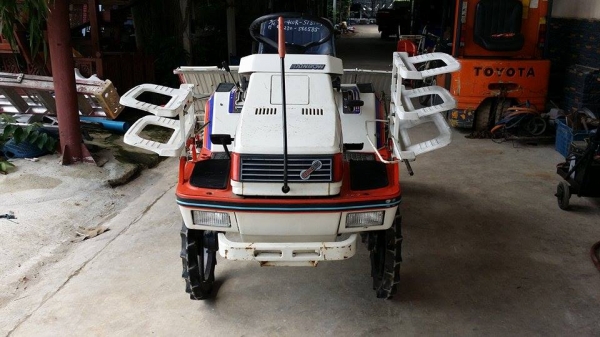 รถปลูกข้าวนั่งขับ KUBOTA เก่าญี่ปุ่น ดำนา 5 แถว สภาพสวย เครื่องยนต์ติดง่าย สภาพพร้อมใช้งาน รถปลูกข้าวนั่งขับ KUBOTA เก่าญี่ปุ่น ดำนา 5 แถว สภาพสวย เครื่องยนต์ติดง่าย สภาพพร้อมใช้งาน