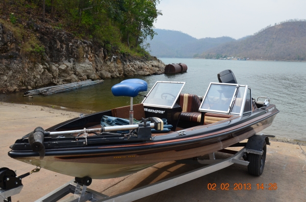 ขายเรือแบส 18 ฟุต + mercury 125 แรง