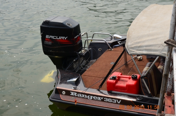 ขายเรือแบส 18 ฟุต + mercury 125 แรง