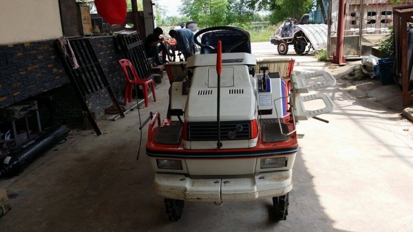 รถปลูกข้าวนั่งขับ KUBOTA เก่าญี่ปุ่น พร้อมกล่องหยอดปุ๋ยด้านท้าย ดำนา 4 แถว สภาพสวย เครื่องยนต์ติดง่าย สภาพพร้อมใช้งาน รถปลูกข้าวนั่งขับ KUBOTA เก่าญี่ปุ่น พร้อมกล่องหยอดปุ๋ยด้านท้าย ดำนา 4 แถว สภาพสวย เครื่องยนต์ติดง่าย สภาพพร้อมใช้งาน