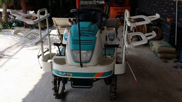 รถปลูกข้าวนั่งขับ KUBOTA เก่าญี่ปุ่น ดำนา 4 แถว สภาพสวย เครื่องยนต์ติดง่าย สภาพพร้อมใช้งาน รถปลูกข้าวนั่งขับ KUBOTA เก่าญี่ปุ่น ดำนา 4 แถว สภาพสวย เครื่องยนต์ติดง่าย สภาพพร้อมใช้งาน
