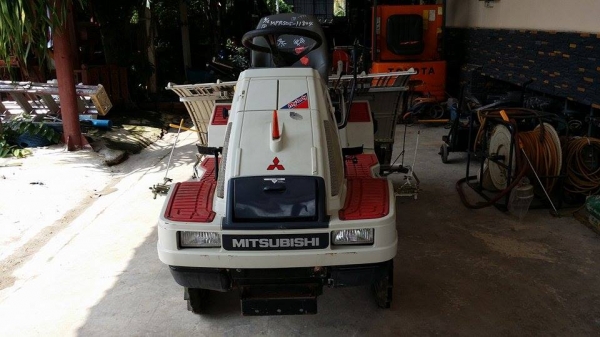 รถปลูกข้าวนั่งขับ MITSUBISHI เก่าญี่ปุ่น ดำนา 5 แถว สภาพสวย เครื่องยนต์ติดง่าย สภาพพร้อมใช้งาน รถปลูกข้าวนั่งขับ MITSUBISHI เก่าญี่ปุ่น ดำนา 5 แถว สภาพสวย เครื่องยนต์ติดง่าย สภาพพร้อมใช้งาน