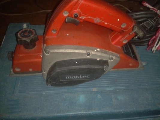 กบไฟฟ้า Maktec MT190