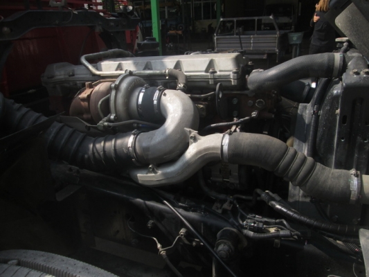 หลุดมัดจำ 6 ล้อ  HINO เมกก้า 212  ปี  50  ติดเครน UNIC  4 ชัก