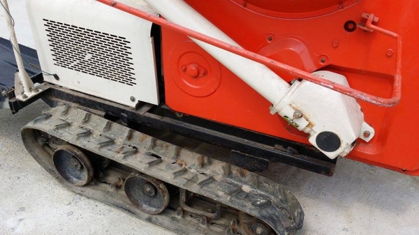 รถนวดข้าวเดินตาม เก่าญี่ปุ่น KUBOTA สภาพอย่างสวย เป็นแทรคยาง นวดข้าวเร็ว ง่าย เคลี่อนย้ายง่าย ทำงานสะดวก คล่องตัว ทนทาน เครื่องยนต์ติดง่าย รถนวดข้าวเดินตาม เก่าญี่ปุ่น KUBOTA สภาพอย่างสวย เป็นแทรคยาง นวดข้าวเร็ว ง่าย เคลี่อนย้ายง่าย ทำงานสะดวก คล่องตัว ทนทาน เครื่องยนต์ติดง่าย