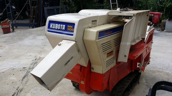 รถนวดข้าวเดินตาม เก่าญี่ปุ่น KUBOTA สภาพอย่างสวย เป็นแทรคยาง นวดข้าวเร็ว ง่าย เคลี่อนย้ายง่าย ทำงานสะดวก คล่องตัว ทนทาน เครื่องยนต์ติดง่าย รถนวดข้าวเดินตาม เก่าญี่ปุ่น KUBOTA สภาพอย่างสวย เป็นแทรคยาง นวดข้าวเร็ว ง่าย เคลี่อนย้ายง่าย ทำงานสะดวก คล่องตัว ทนทาน เครื่องยนต์ติดง่าย