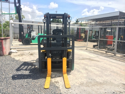 ขายโฟล์คลิฟ KOMATSU รุ่นล่าสุด "2,541 ชม." 2.5 ตัน ดีเซล4D94LE เครื่องดีเกียร์ดี สวยมากๆ 270,000 จะเด็ด 094-4267888 ขายโฟล์คลิฟ KOMATSU รุ่นล่าสุด "2,541 ชม." 2.5 ตัน ดีเซล4D94LE เครื่องดีเกียร์ดี สวยมากๆ 270,000 จะเด็ด 094-4267888