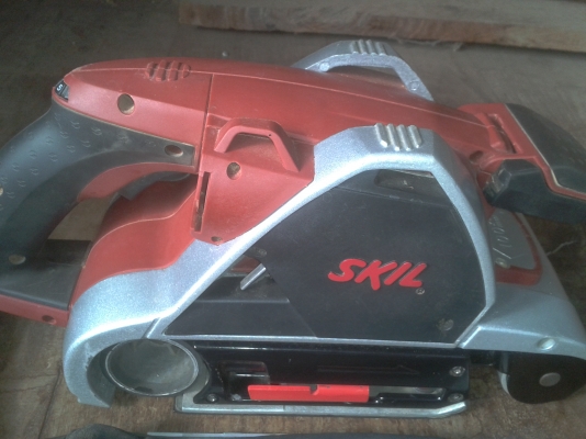 เครื่องขัดกระดาษทรายสายพาน SKIL 7660