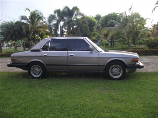 ลดราคา 110,000 บาท ขาย BMW 520i ลดราคา 110,000 บาท ขาย BMW 520i