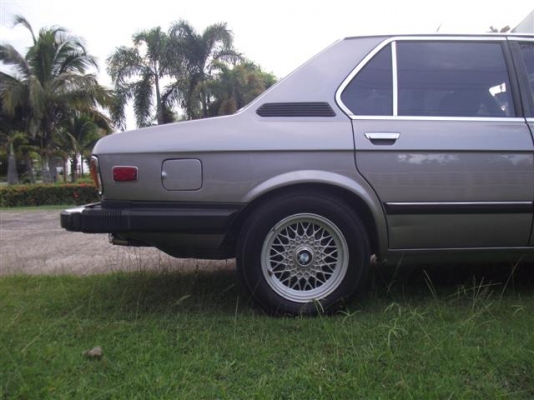 ลดราคา 110,000 บาท ขาย BMW 520i ลดราคา 110,000 บาท ขาย BMW 520i