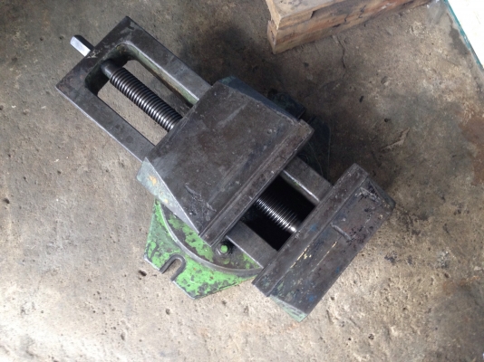 ขายปากกาจับชิ้นงานขนาดใหญ่ หน้ากว้าง 10 นิ้ว หมุนปรับองศาได้ ปากสวย หมุนนิ่ม พร้อมใช้งาน