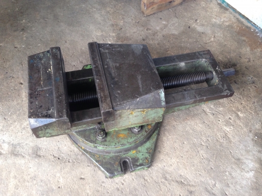 ขายปากกาจับชิ้นงานขนาดใหญ่ หน้ากว้าง 10 นิ้ว หมุนปรับองศาได้ ปากสวย หมุนนิ่ม พร้อมใช้งาน