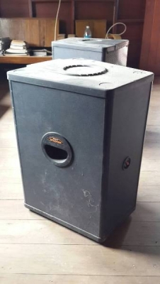 ตู้ลำโพง 1 คู่ ยี่ห้อ HIGH SPEAKER 11นิ้ว ตู้ลำโพง 1 คู่ ยี่ห้อ HIGH SPEAKER 11นิ้ว