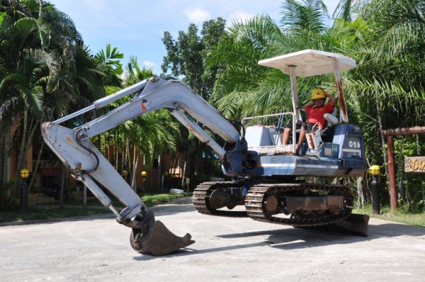 ขายแบคโฮ KUBOTA KH26 สวยเดิมจากญี่ปุ่นยังไม่เคยใช้ในไทย 240,000เท่านั้น!!!