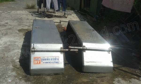 บังโคลนสเตนเลสรถบรรทุก 10 ล้อแบบตรง 4 ชุด