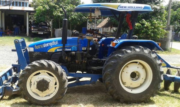 ขายรถไถ NEW HOLLAND T55 ปี55 สภาพพร้อมใช้งาน 1,500ชม. สนใจสอบถามรายละเอียดเพิ่มเติมโทร 090-8588220คุณนะ ID:narong498 หรือ www.truck.in.th/498