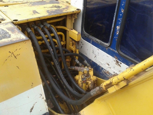 ขายแบคโคPC60-6L เครื่องเดิม เครื่องดี ปั้มแรง ทำงานเร็ว ไม่โหลด บูมอาร์มดี โซ่ดี ตัวเดินใหญ่ พร้อมใช้งาน สนใจโทร090-8588220คุณนะ ID:narong498 หรือwww.truck.in.th/498