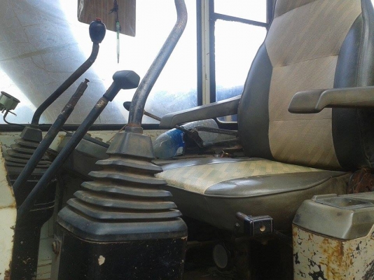 ขายแบคโคPC60-6L เครื่องเดิม เครื่องดี ปั้มแรง ทำงานเร็ว ไม่โหลด บูมอาร์มดี โซ่ดี ตัวเดินใหญ่ พร้อมใช้งาน สนใจโทร090-8588220คุณนะ ID:narong498 หรือwww.truck.in.th/498