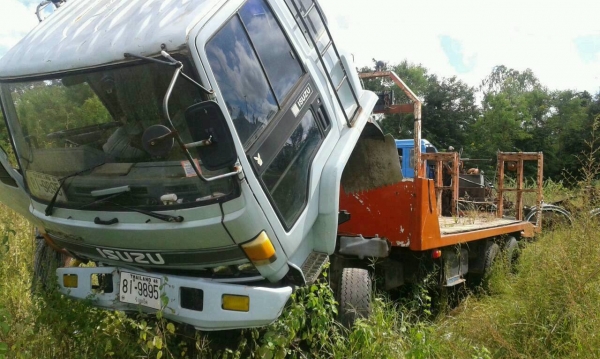 ขายISUZU ROCKY FVM32M เครื่อง195แรง พ.เพาเวอร์ เบรกทิฟฟี่ เครื่องดี คัชซีสวย มีบันไดขึ้นรถเกี่ยว สภาพสวย พร้อมใช้งาน เอกสารพร้อมโอน สนใจโทร090-8588220คุณนะ ID:narong498 หรือwww.truck.in.th/498