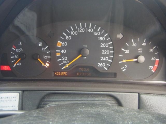 หัวตัด MERCEDES BENZ E-CLASS E320 ติดหลังคาซันรูฟ พร้อมประตู 4 บาน เกียร์ AT ขาดแค่ท้าย นำเข้าจากประเทศญี่ปุ่น หัวตัด MERCEDES BENZ E-CLASS E320 ติดหลังคาซันรูฟ พร้อมประตู 4 บาน เกียร์ AT ขาดแค่ท้าย นำเข้าจากประเทศญี่ปุ่น