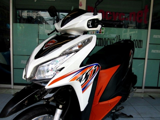 click 125 i สีนํ้าเงินดำขาว รถเดือน กุมภาพันธ์ ปี 57 ไมล์ 8228 โล เครื่องเดิมสภาพดี แถม 3 รายการ 31900 click 125 i สีนํ้าเงินดำขาว รถเดือน กุมภาพันธ์ ปี 57 ไมล์ 8228 โล เครื่องเดิมสภาพดี แถม 3 รายการ 31900