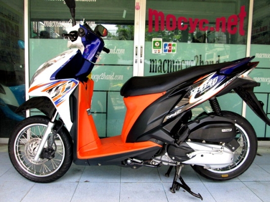 click 125 i สีนํ้าเงินดำขาว รถเดือน กุมภาพันธ์ ปี 57 ไมล์ 8228 โล เครื่องเดิมสภาพดี แถม 3 รายการ 31900 click 125 i สีนํ้าเงินดำขาว รถเดือน กุมภาพันธ์ ปี 57 ไมล์ 8228 โล เครื่องเดิมสภาพดี แถม 3 รายการ 31900