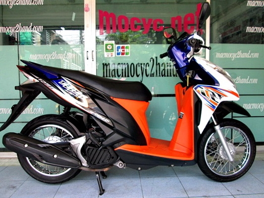 click 125 i สีนํ้าเงินดำขาว รถเดือน กุมภาพันธ์ ปี 57 ไมล์ 8228 โล เครื่องเดิมสภาพดี แถม 3 รายการ 31900 click 125 i สีนํ้าเงินดำขาว รถเดือน กุมภาพันธ์ ปี 57 ไมล์ 8228 โล เครื่องเดิมสภาพดี แถม 3 รายการ 31900